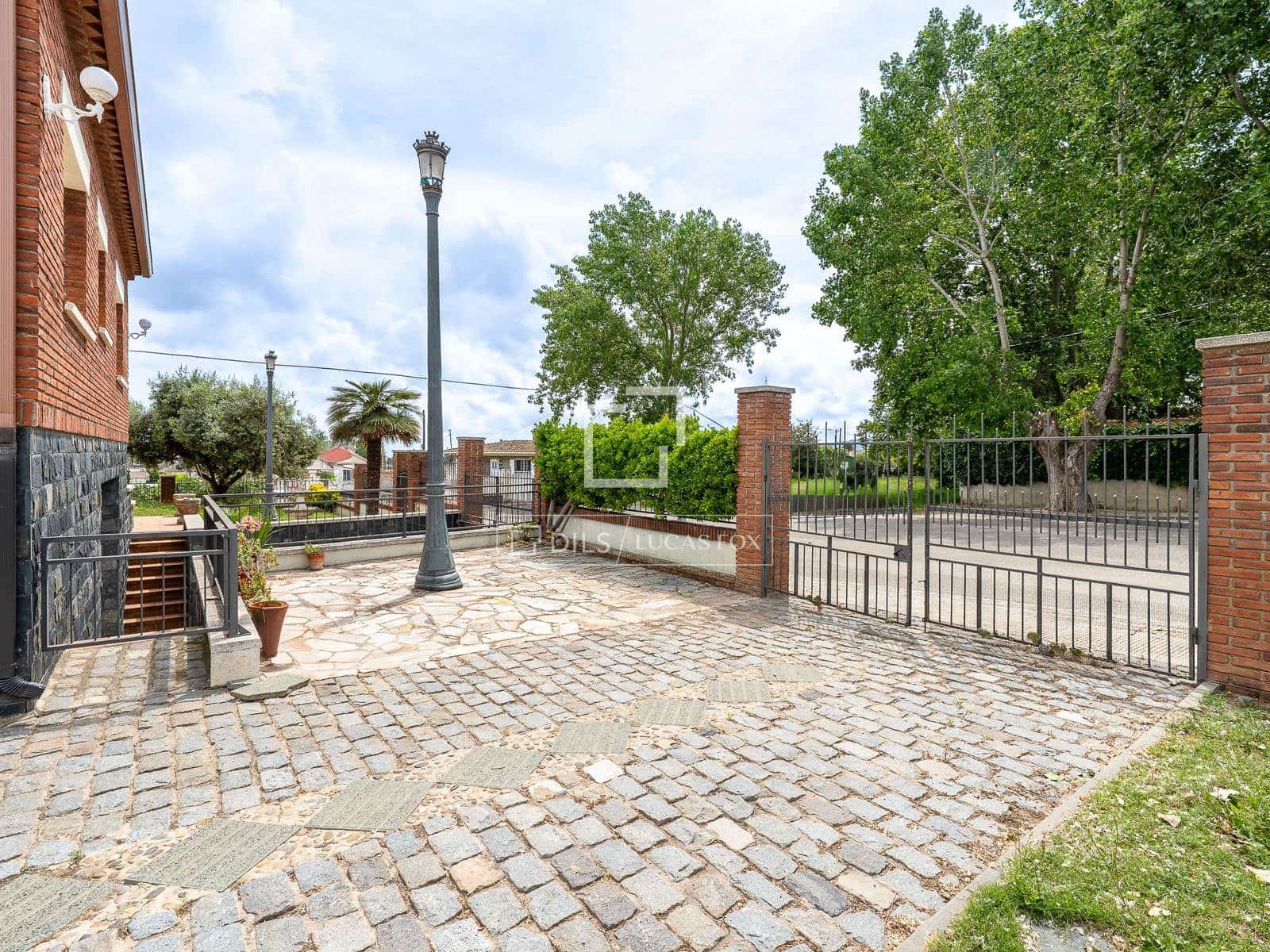 4 soveværelse Villa til salg i Banyeres del Penedes med swimmingpool garage - € 649.000 (Ref: 9935102)