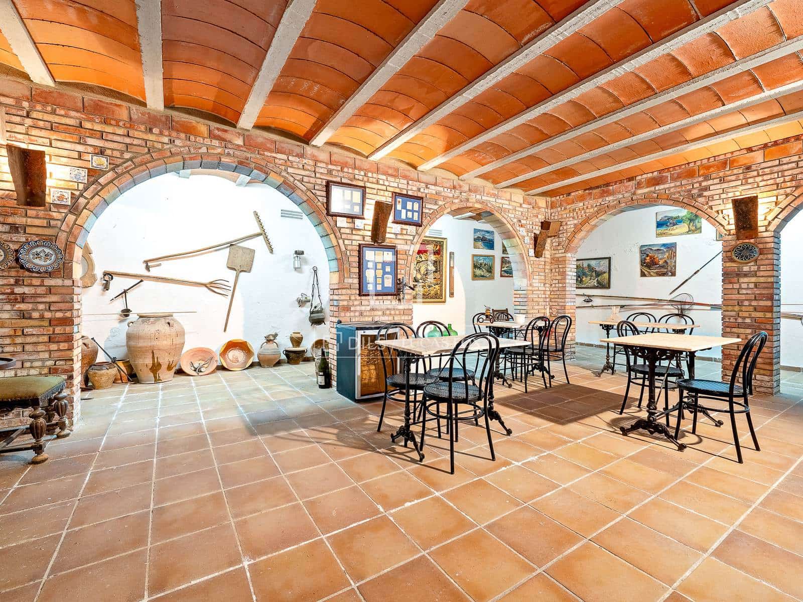 4 soveværelse Villa til salg i Banyeres del Penedes med swimmingpool garage - € 649.000 (Ref: 9935102)