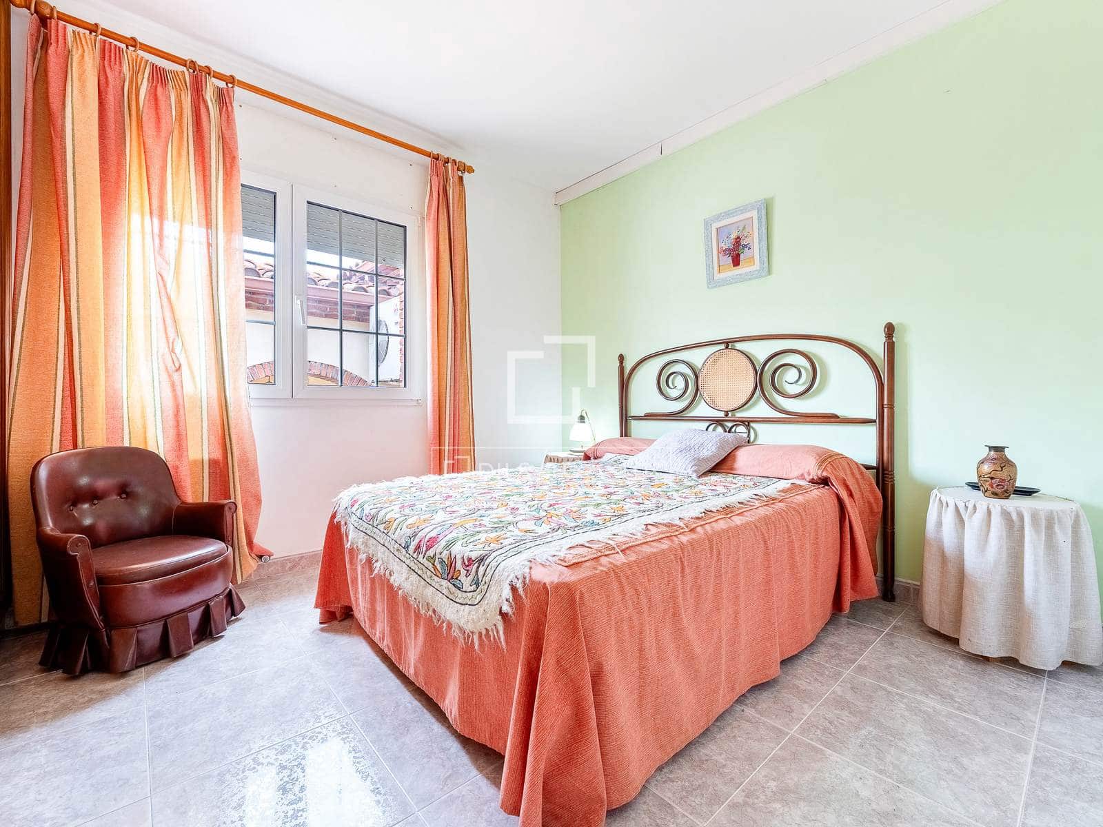 4 soveværelse Villa til salg i Banyeres del Penedes med swimmingpool garage - € 649.000 (Ref: 9935102)