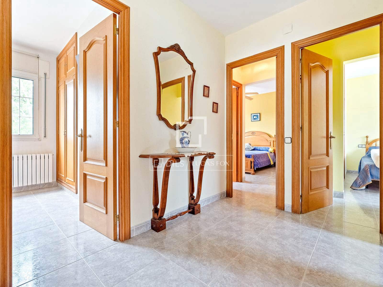 4 soveværelse Villa til salg i Banyeres del Penedes med swimmingpool garage - € 649.000 (Ref: 9935102)