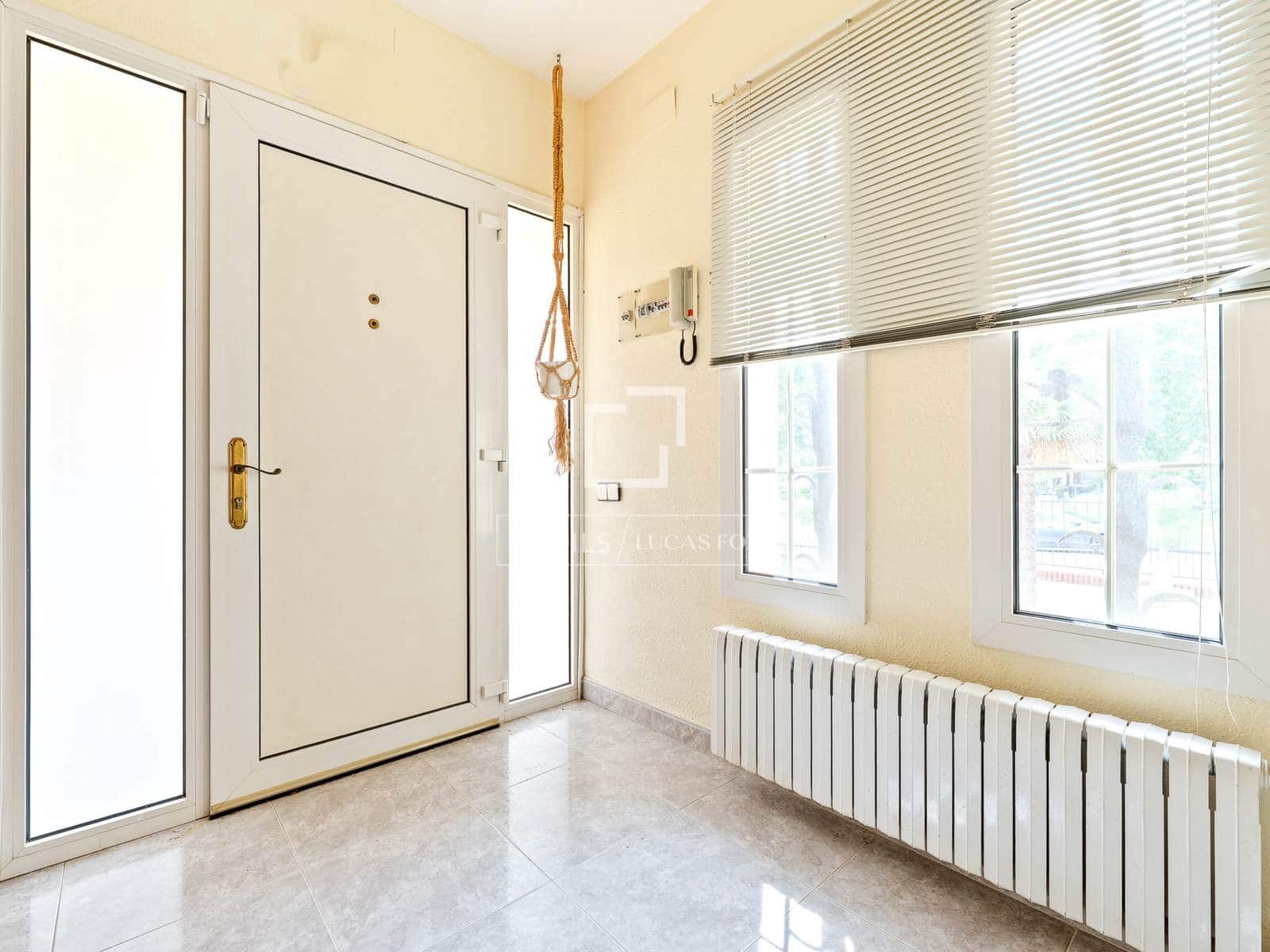 4 soveværelse Villa til salg i Banyeres del Penedes med swimmingpool garage - € 649.000 (Ref: 9935102)