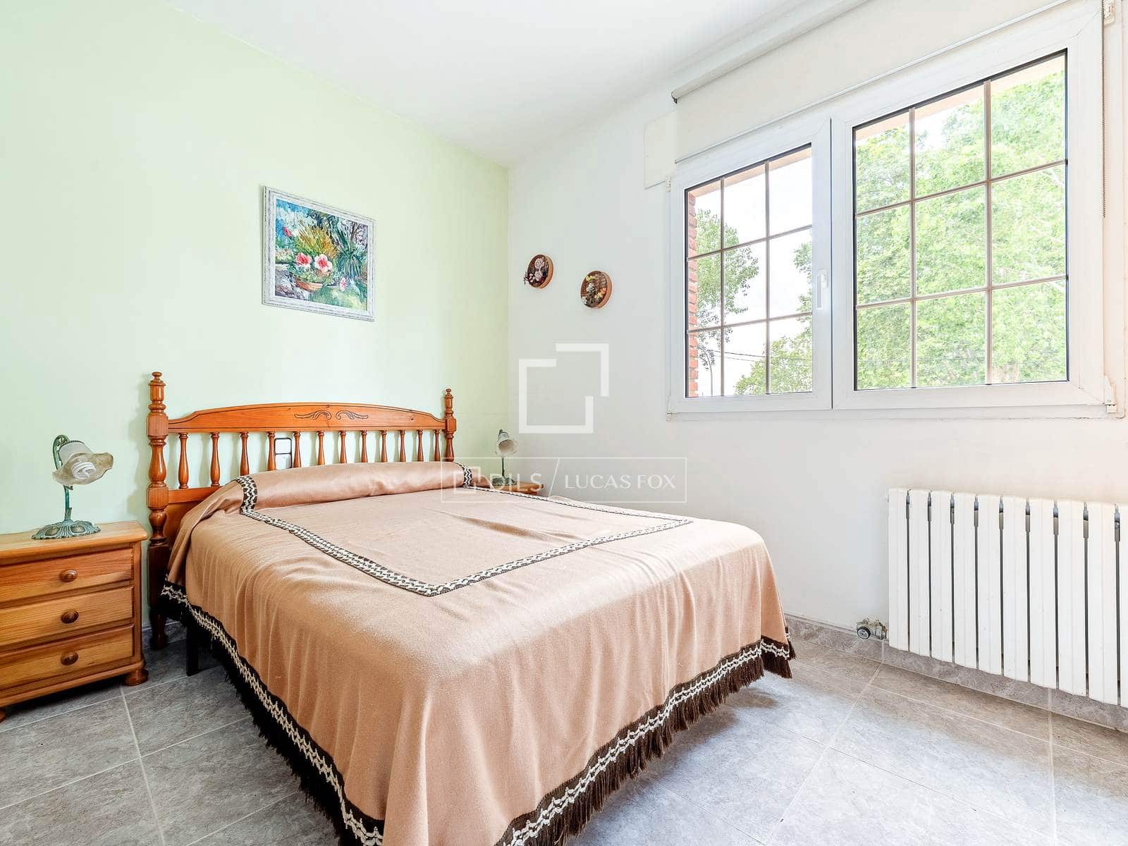 4 soveværelse Villa til salg i Banyeres del Penedes med swimmingpool garage - € 649.000 (Ref: 9935102)
