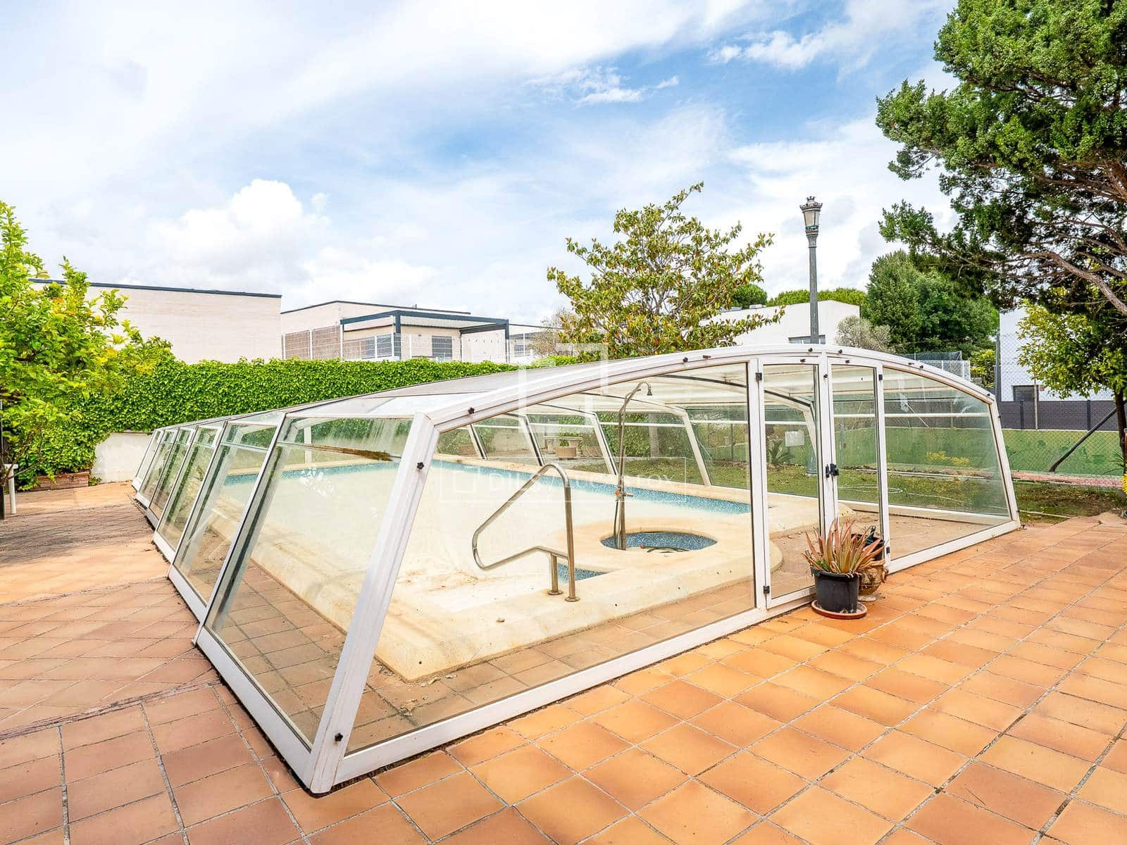 4 soveværelse Villa til salg i Banyeres del Penedes med swimmingpool garage - € 649.000 (Ref: 9935102)