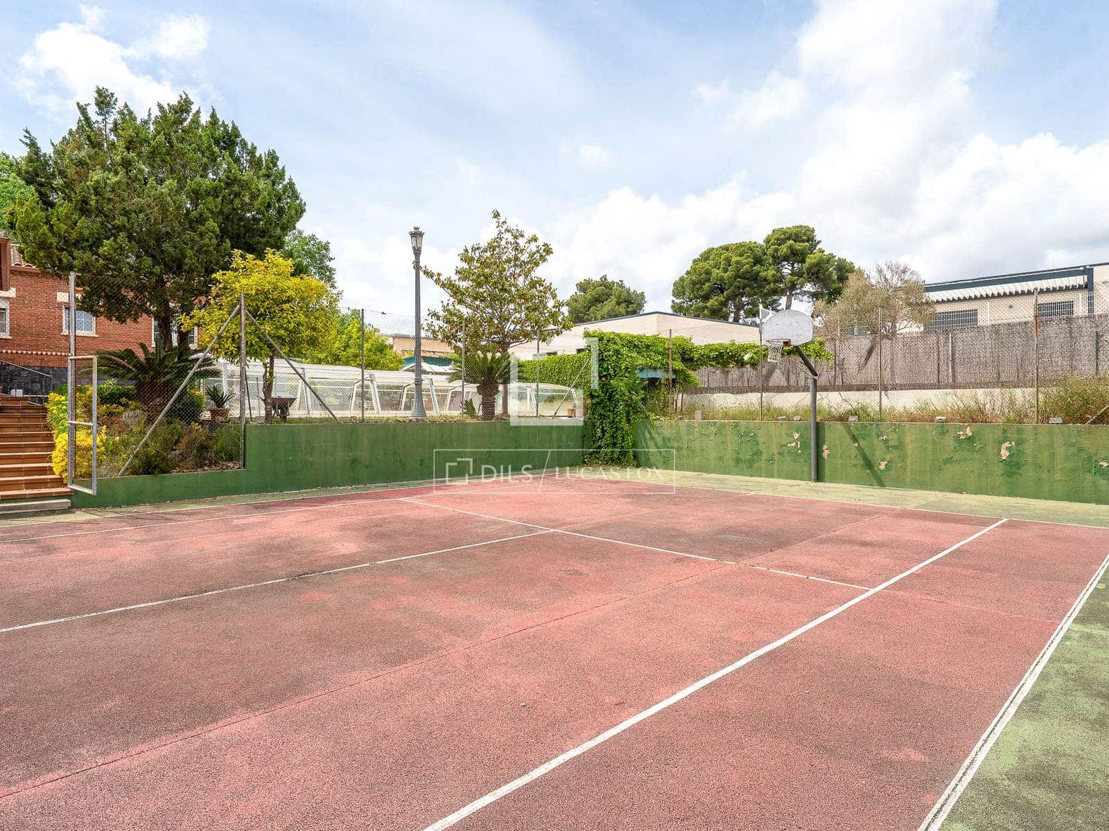 4 soveværelse Villa til salg i Banyeres del Penedes med swimmingpool garage - € 649.000 (Ref: 9935102)
