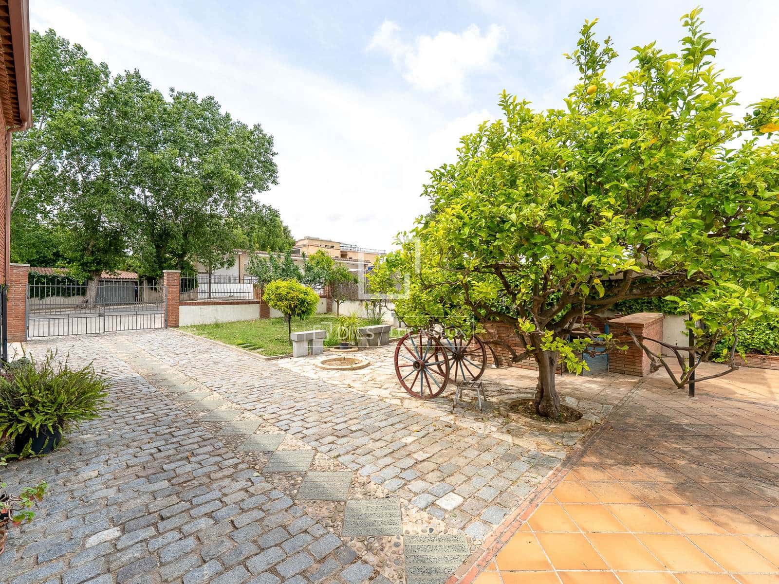 4 soveværelse Villa til salg i Banyeres del Penedes med swimmingpool garage - € 649.000 (Ref: 9935102)