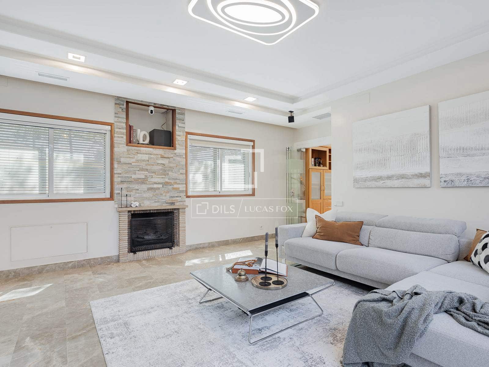 6 bedroom Villa for rent in Castelldefels with pool garage - € 8,900 (Ref: 9935179)