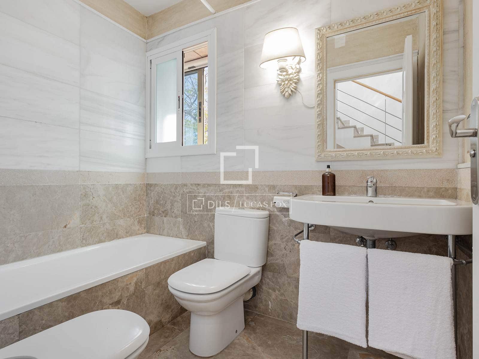 6 bedroom Villa for rent in Castelldefels with pool garage - € 8,900 (Ref: 9935179)
