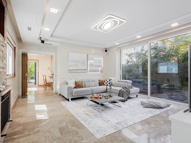 6 Zimmer Villa zu vermieten in Castelldefels mit Pool Garage - 8.900 € (Ref: 9935179)