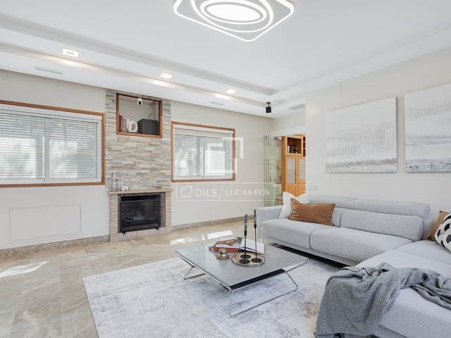 6 Zimmer Villa zu vermieten in Castelldefels mit Pool Garage - 8.900 € (Ref: 9935179)