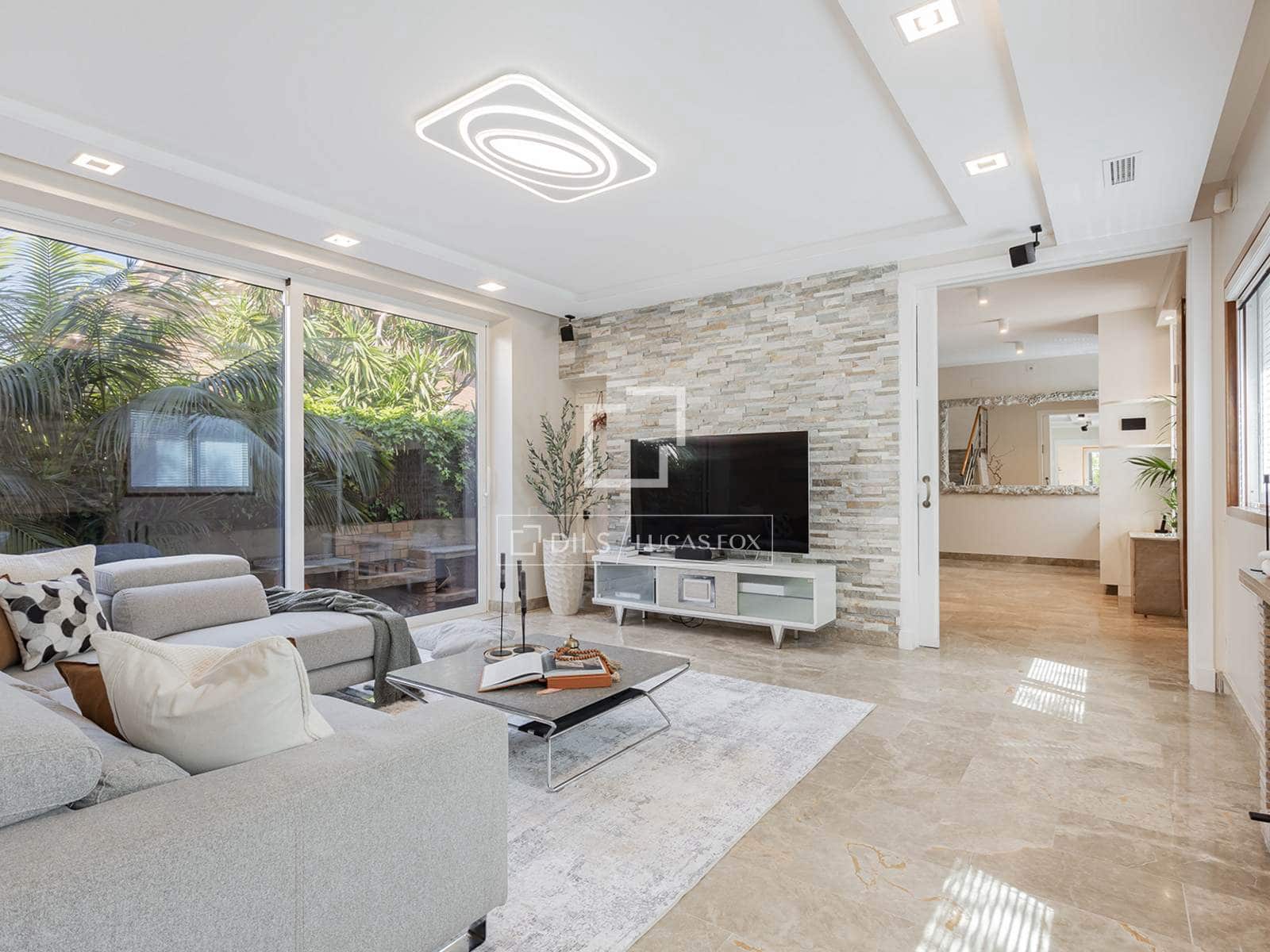 6 bedroom Villa for rent in Castelldefels with pool garage - € 8,900 (Ref: 9935179)