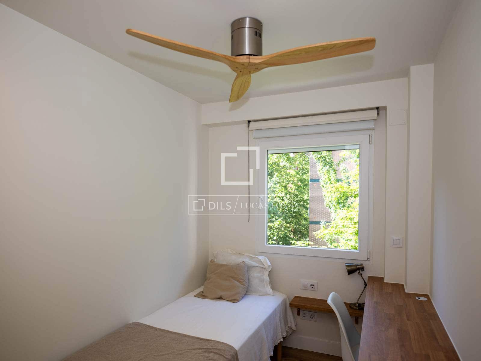 3 slaapkamer Appartement te huur in Madrid stad met garage - € 2.700 (Ref: 9935180)