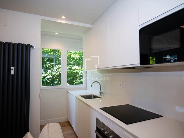 3 slaapkamer Appartement te huur in Nueva España, Madrid stad met garage - € 2.700 (Ref: 9935180)