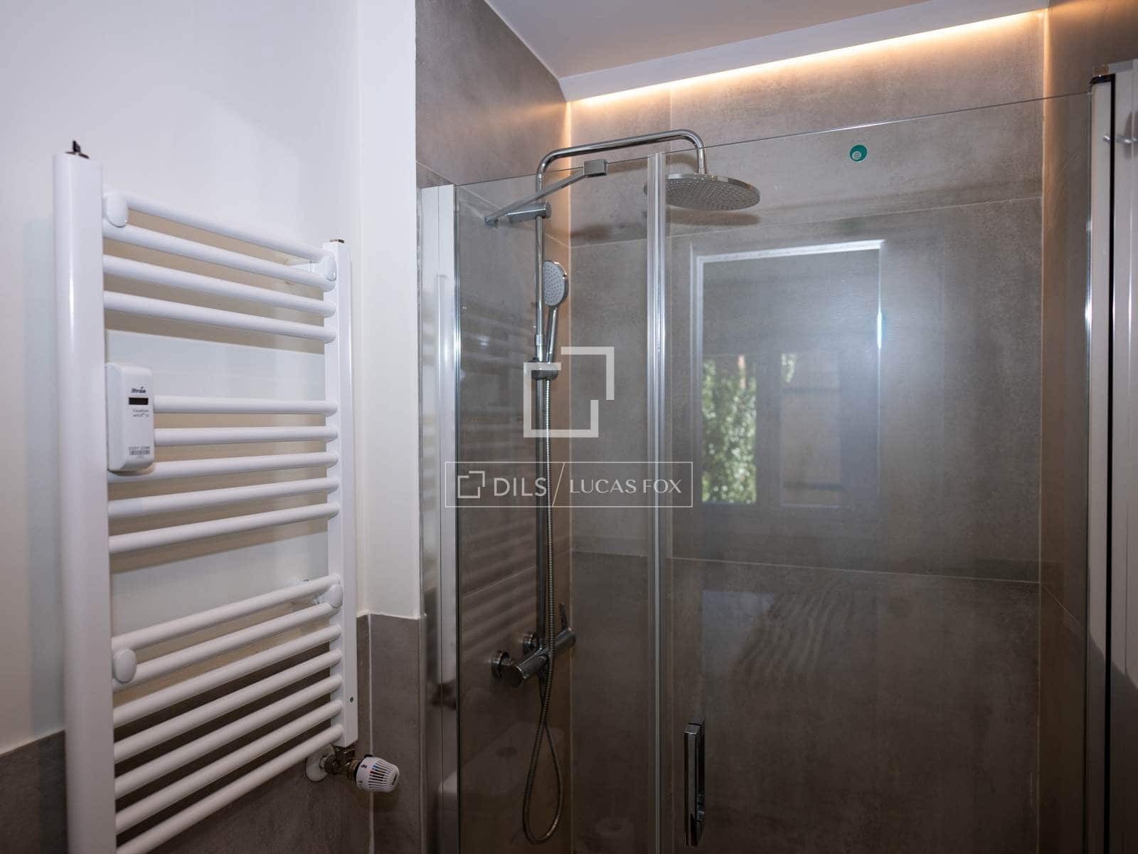 3 slaapkamer Appartement te huur in Madrid stad met garage - € 2.700 (Ref: 9935180)