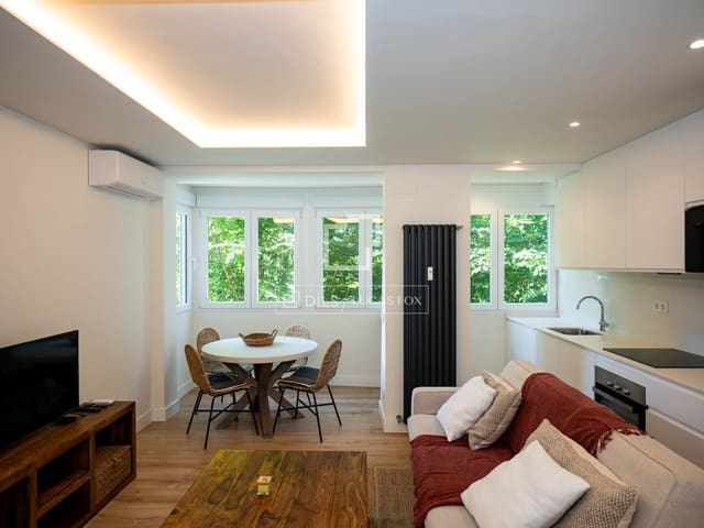 3 slaapkamer Appartement te huur in Nueva España, Madrid stad met garage - € 2.700 (Ref: 9935180)