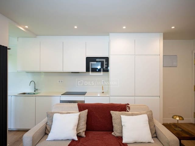 3 slaapkamer Appartement te huur in Nueva España, Madrid stad met garage - € 2.700 (Ref: 9935180)