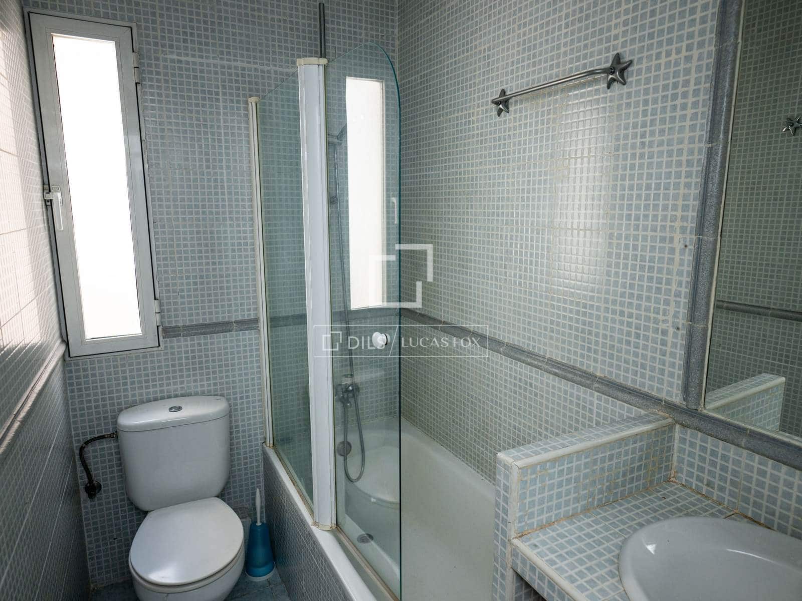 1 slaapkamer Penthouse te huur in Madrid stad - € 1.600 (Ref: 9935181)