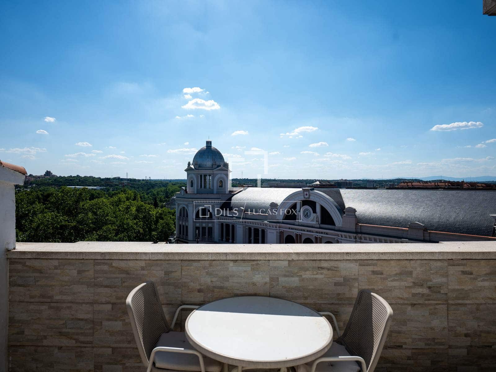 1 slaapkamer Penthouse te huur in Madrid stad - € 1.600 (Ref: 9935181)