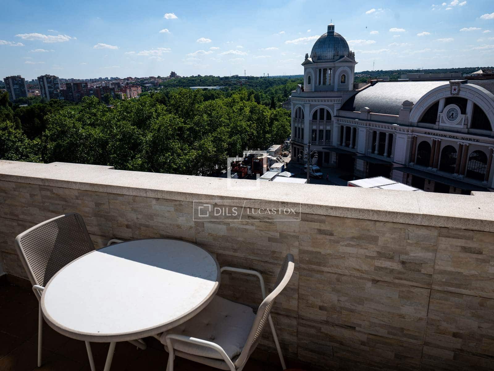 1 slaapkamer Penthouse te huur in Madrid stad - € 1.600 (Ref: 9935181)
