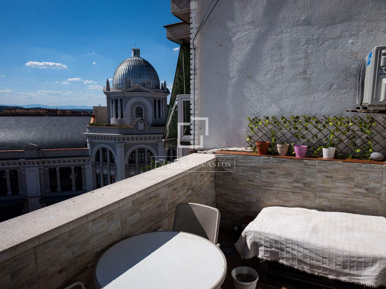 1 slaapkamer Penthouse te huur in Madrid stad - € 1.600 (Ref: 9935181)
