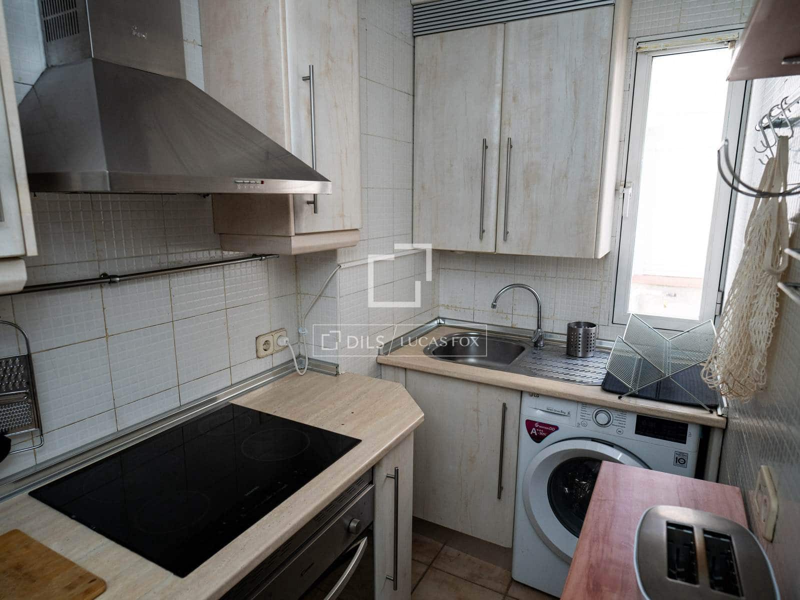 1 slaapkamer Penthouse te huur in Madrid stad - € 1.600 (Ref: 9935181)