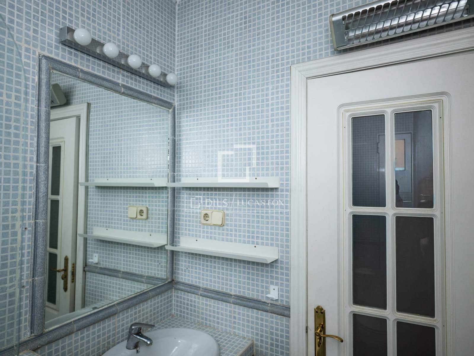 1 slaapkamer Penthouse te huur in Madrid stad - € 1.600 (Ref: 9935181)