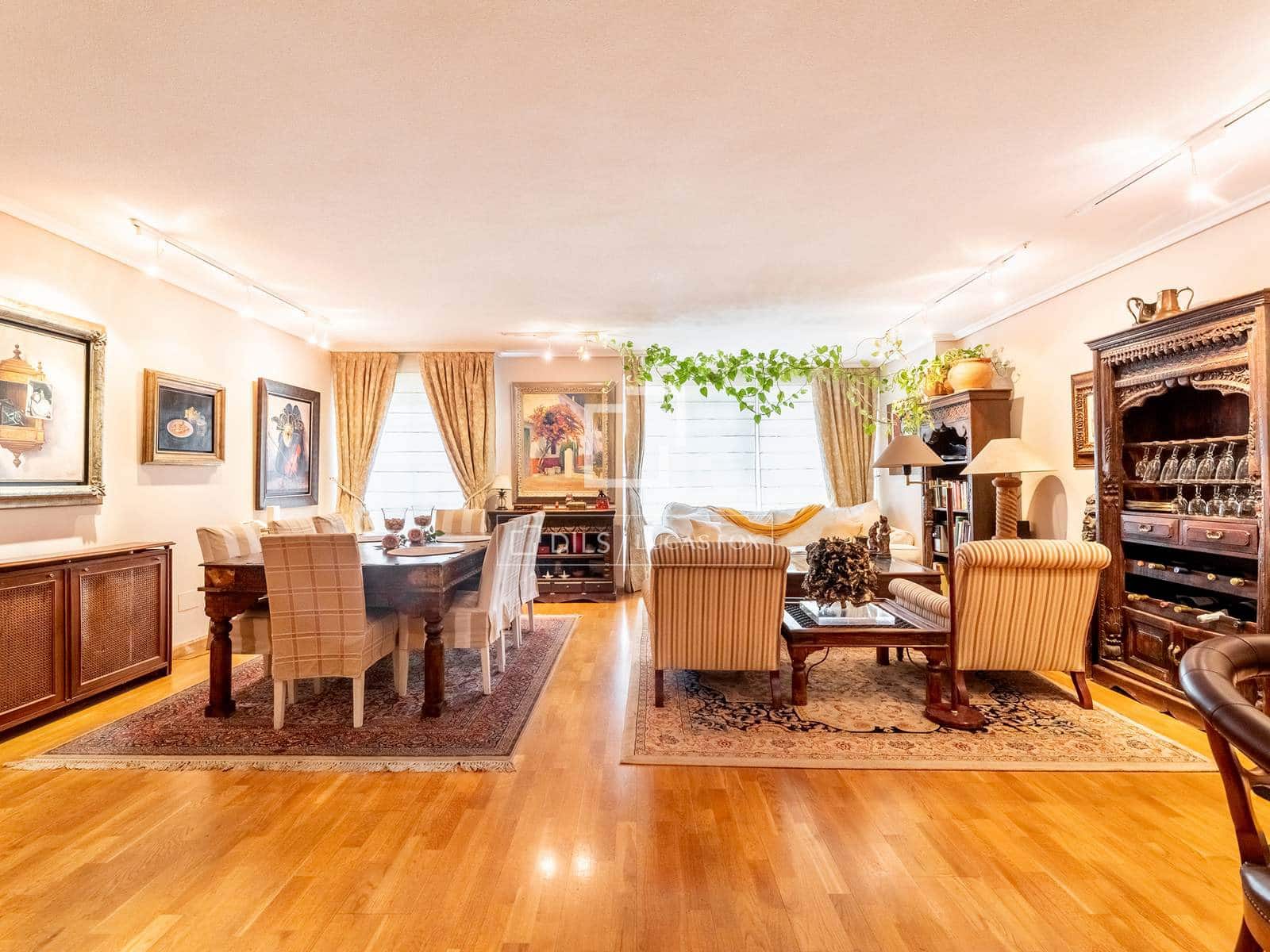 4 soverom Penthouse til salgs i Majadahonda med svømmebasseng garasje - € 1 240 000 (Ref: 9935183)