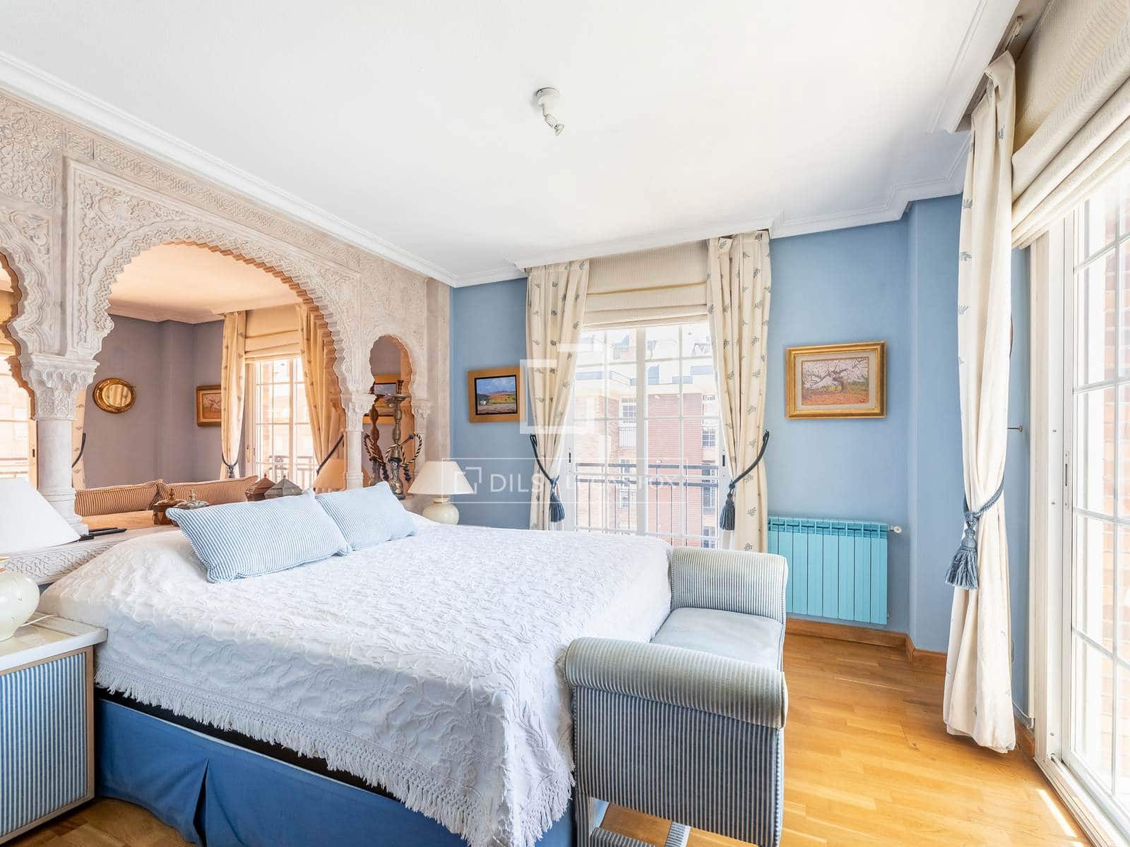 4 soverom Penthouse til salgs i Majadahonda med svømmebasseng garasje - € 1 240 000 (Ref: 9935183)