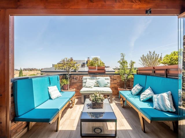 4 soverom Penthouse til salgs i Majadahonda med svømmebasseng garasje - € 1 240 000 (Ref: 9935183)