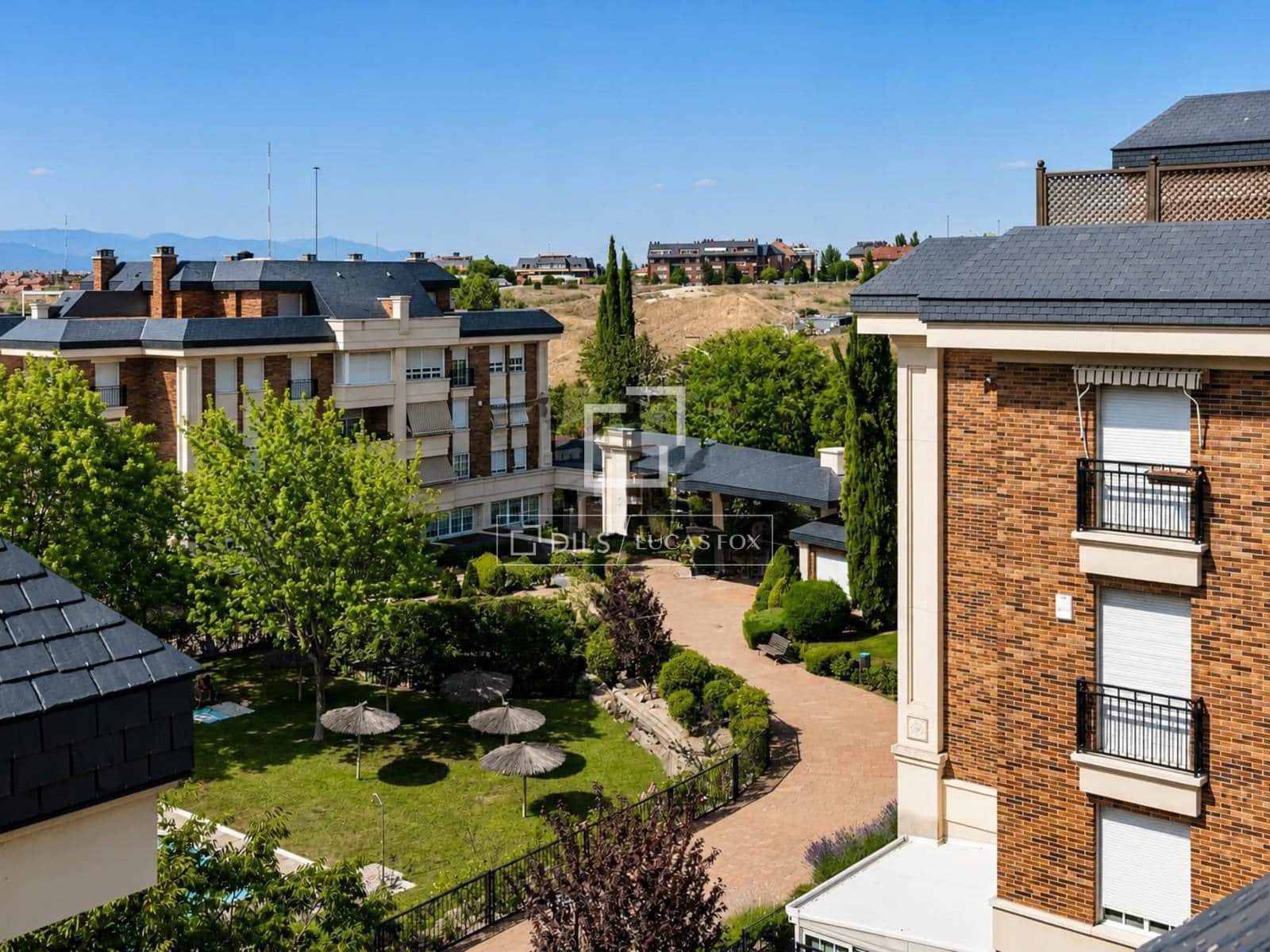 4 soverom Penthouse til salgs i Majadahonda med svømmebasseng garasje - € 1 240 000 (Ref: 9935183)