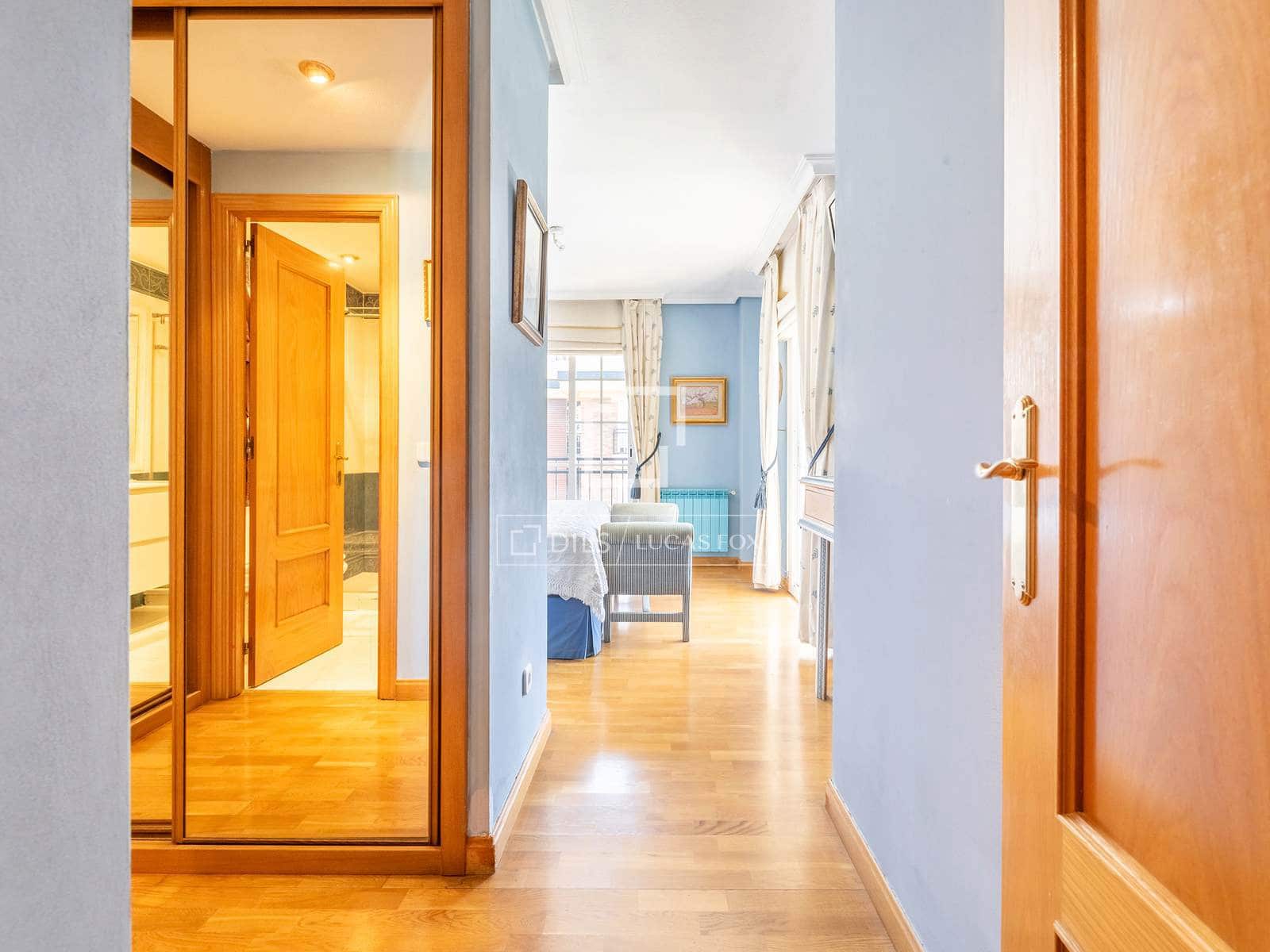 4 soverom Penthouse til salgs i Majadahonda med svømmebasseng garasje - € 1 240 000 (Ref: 9935183)
