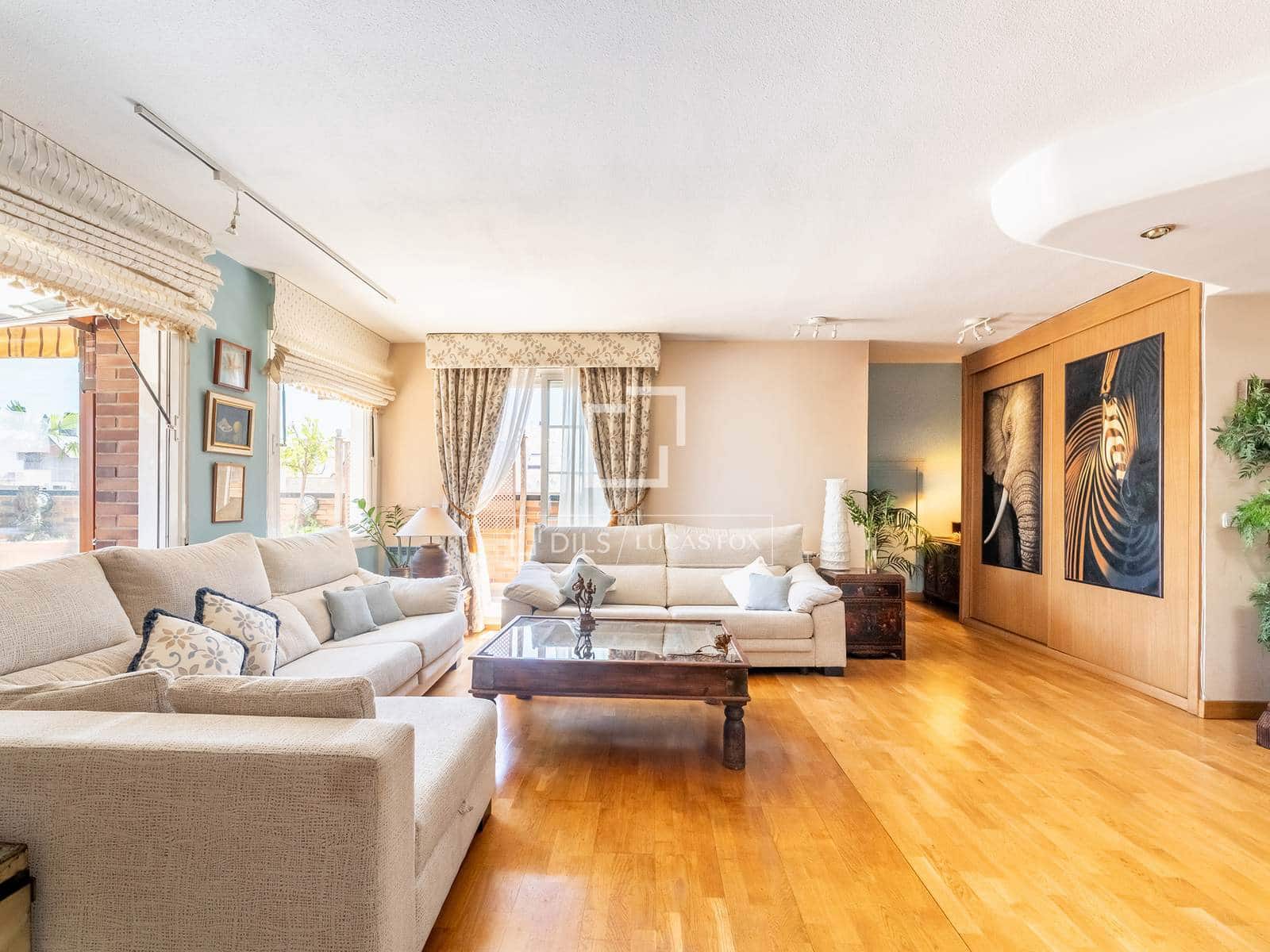 4 soverom Penthouse til salgs i Majadahonda med svømmebasseng garasje - € 1 240 000 (Ref: 9935183)