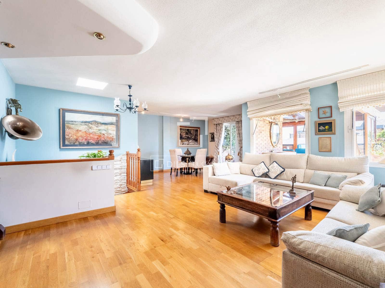 4 soverom Penthouse til salgs i Majadahonda med svømmebasseng garasje - € 1 240 000 (Ref: 9935183)