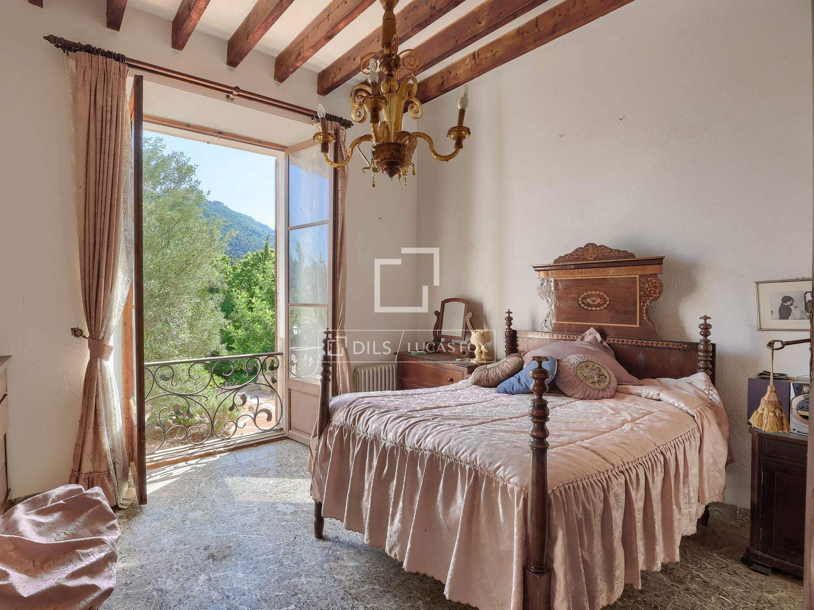 7 bedroom Villa for sale in Valldemosa with garage - € 3,900,000 (Ref: 9935184)