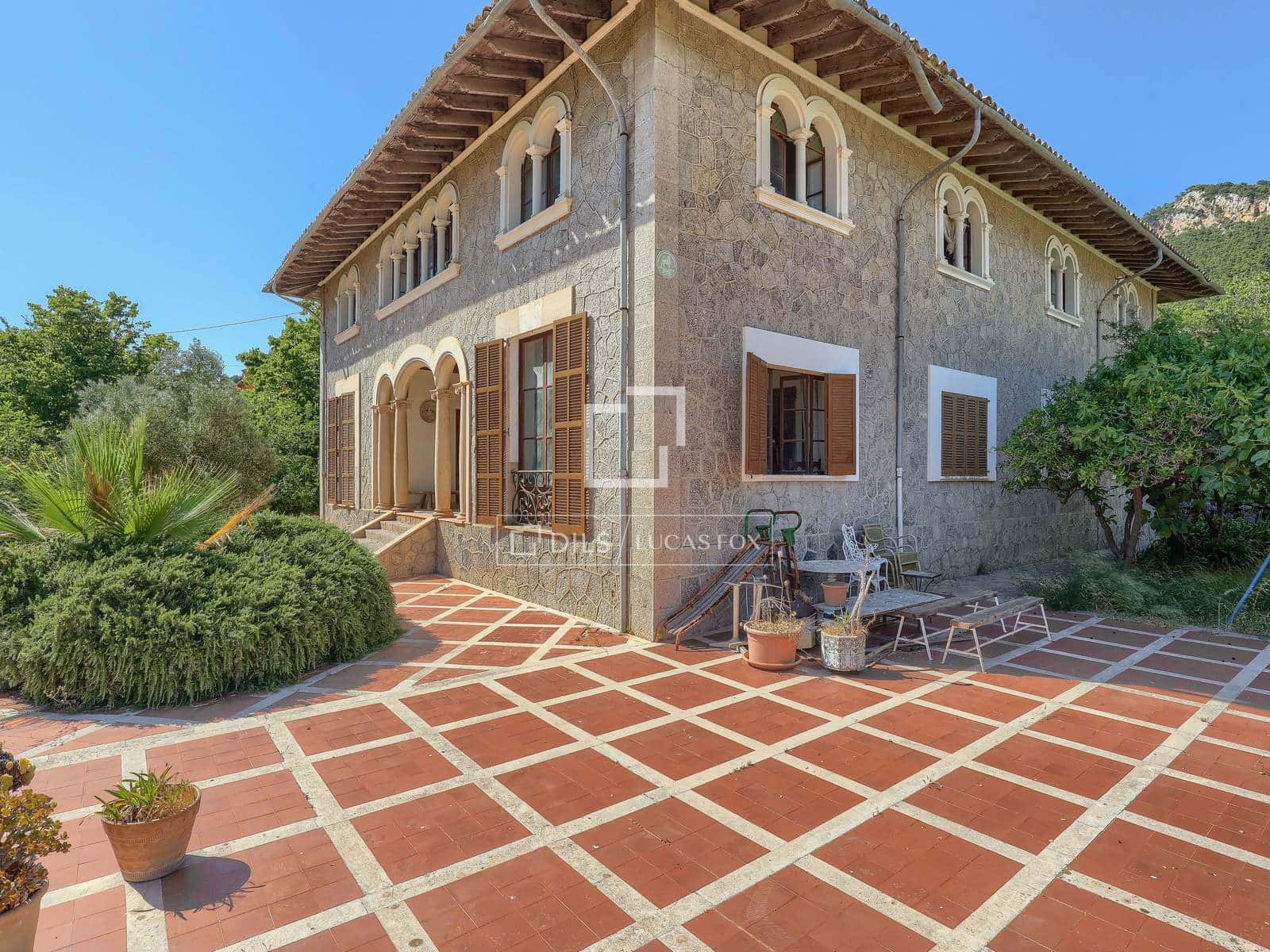 7 bedroom Villa for sale in Valldemosa with garage - € 3,900,000 (Ref: 9935184)