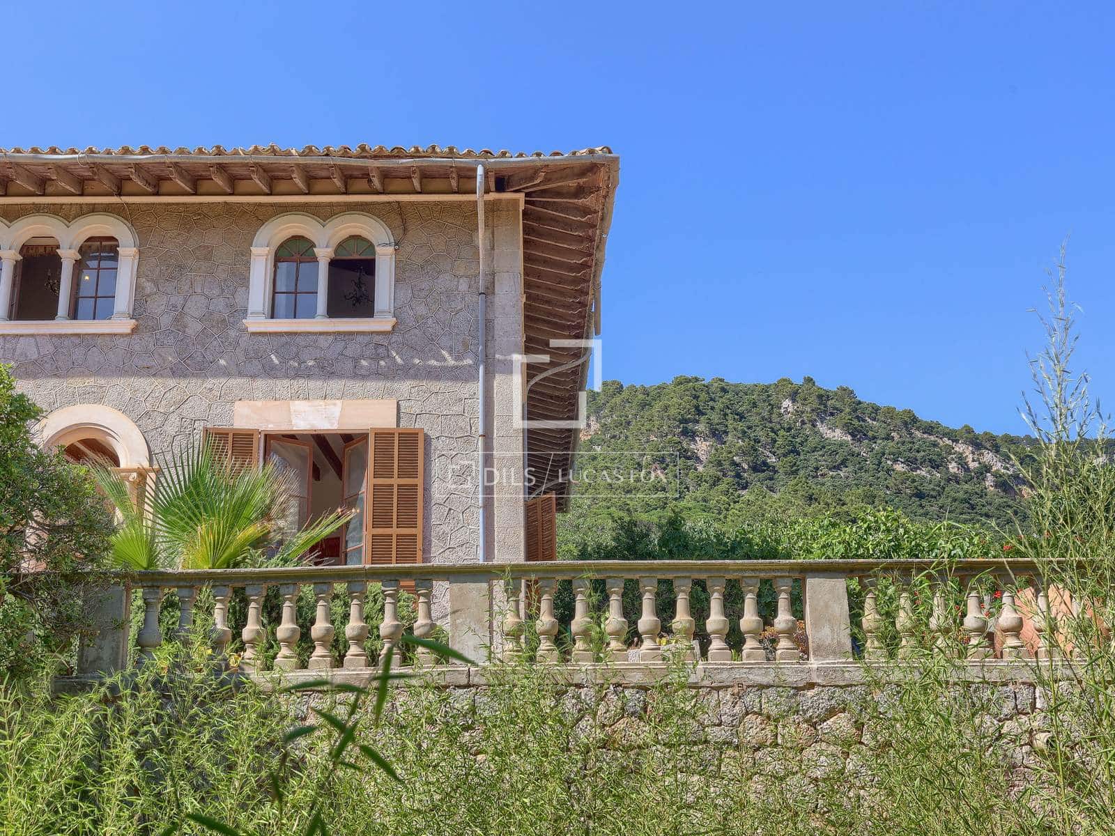 7 bedroom Villa for sale in Valldemosa with garage - € 3,900,000 (Ref: 9935184)