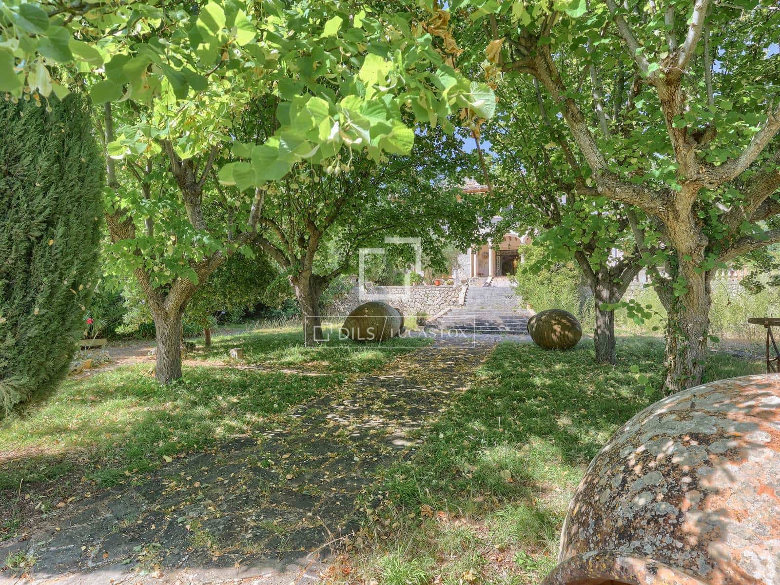 7 bedroom Villa for sale in Valldemosa with garage - € 3,900,000 (Ref: 9935184)