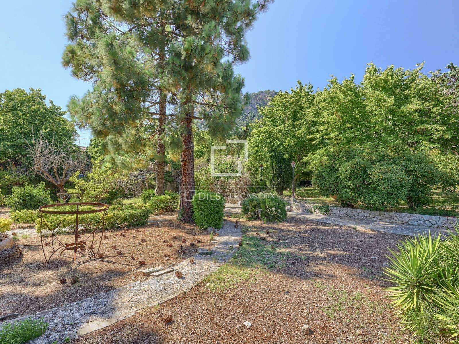 7 bedroom Villa for sale in Valldemosa with garage - € 3,900,000 (Ref: 9935184)