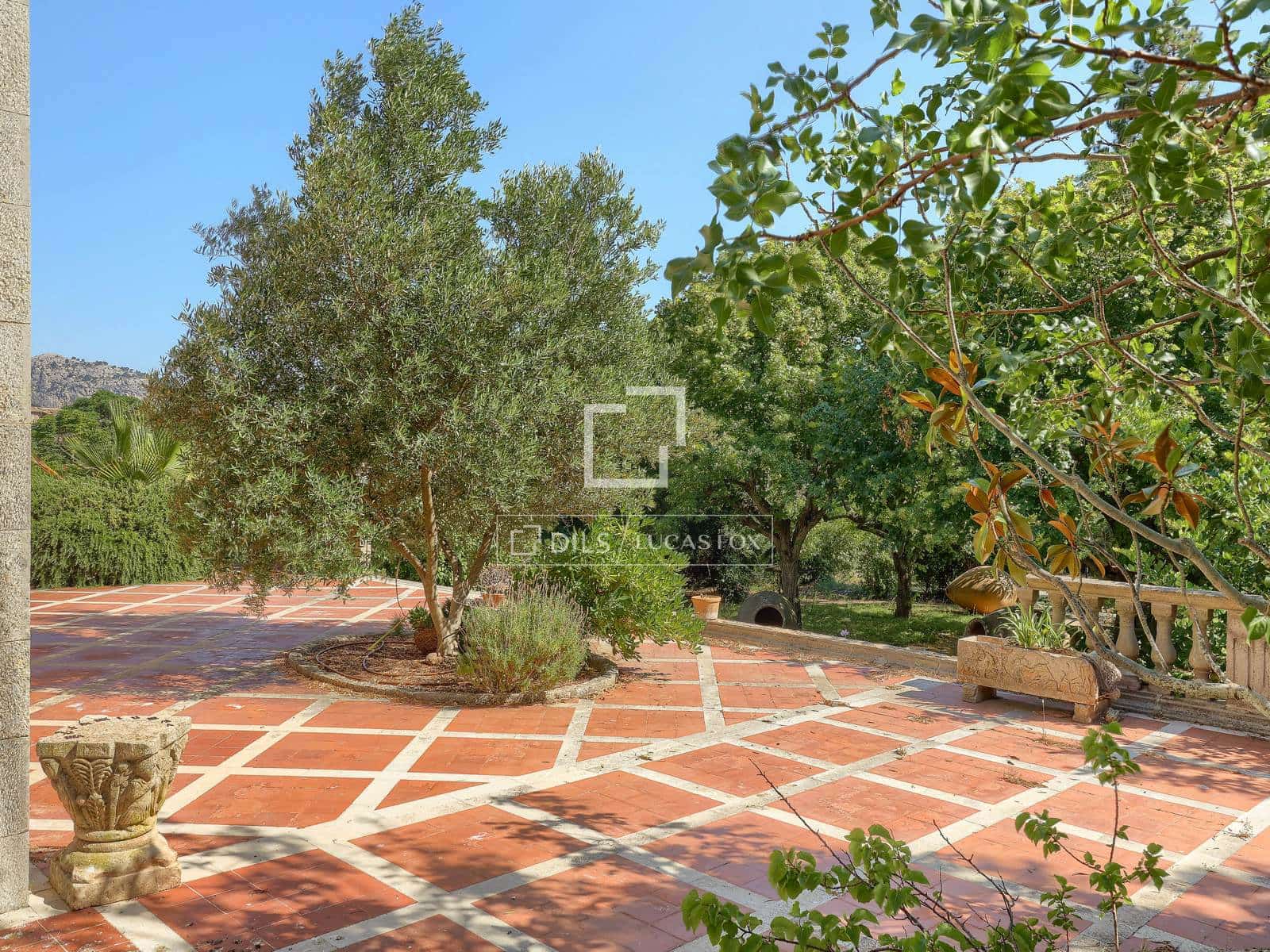 7 bedroom Villa for sale in Valldemosa with garage - € 3,900,000 (Ref: 9935184)