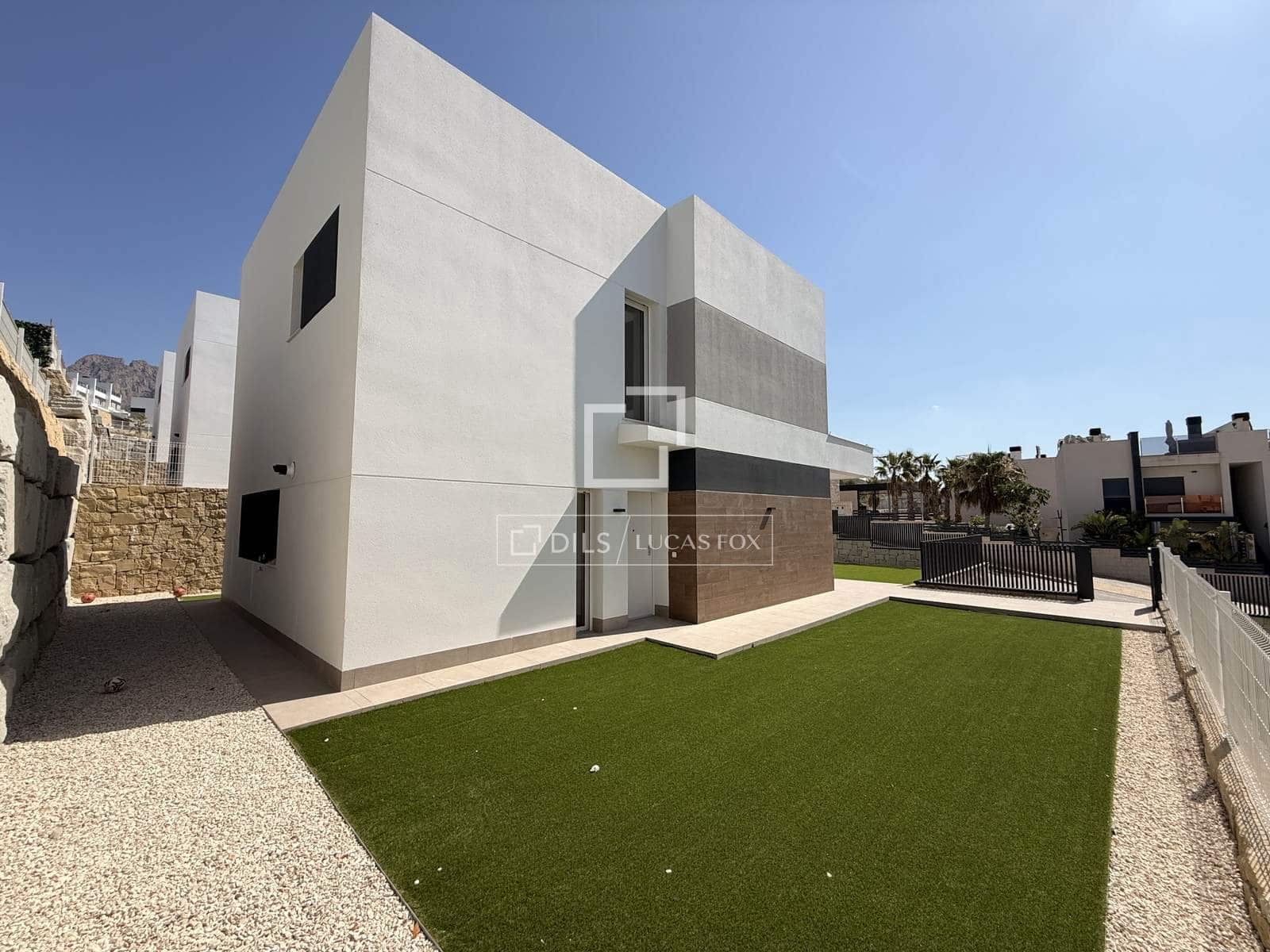 4 slaapkamer Villa te koop in Finestrat met garage - € 555.000 (Ref: 9935282)