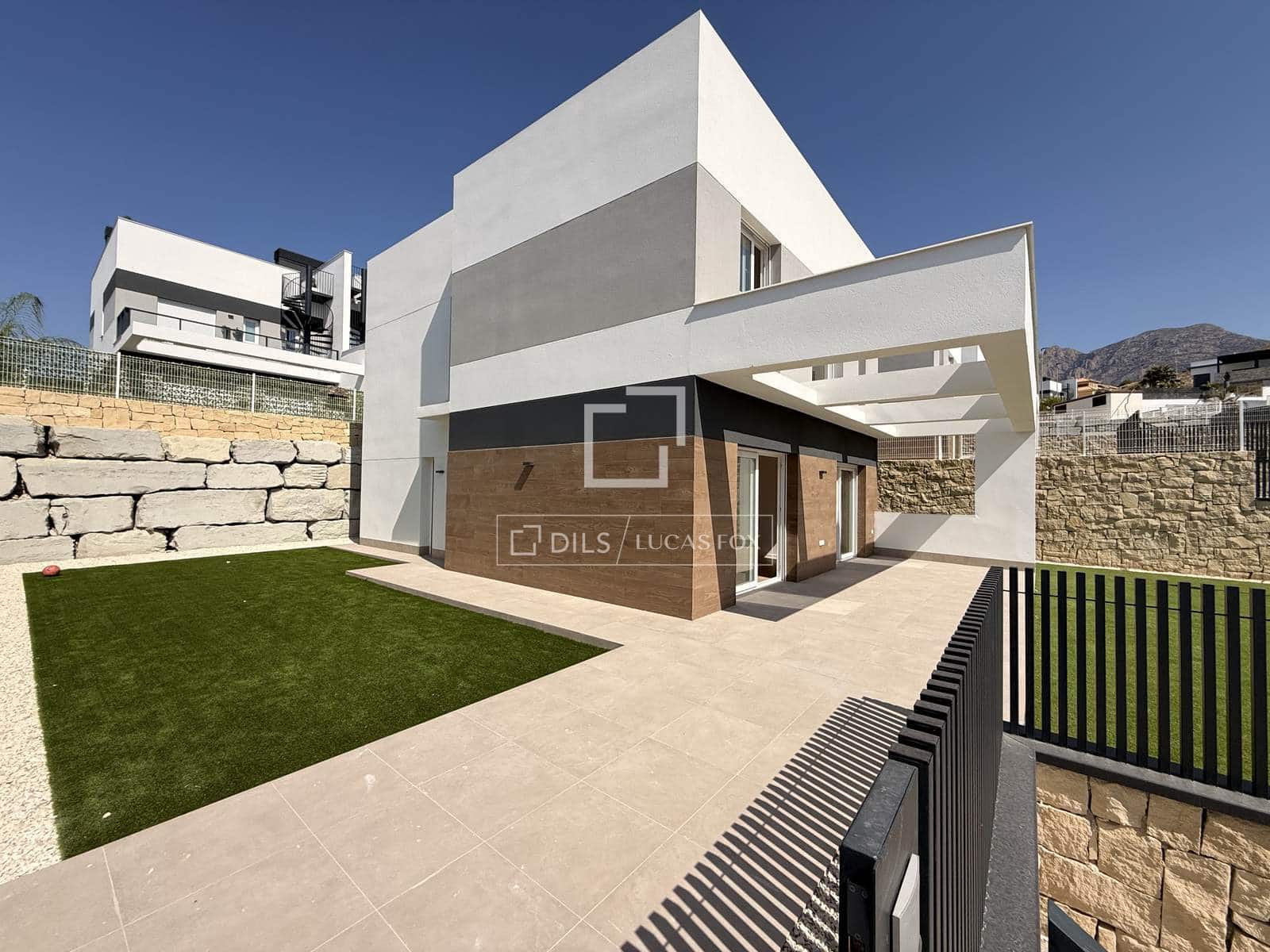 4 slaapkamer Villa te koop in Finestrat met garage - € 555.000 (Ref: 9935282)