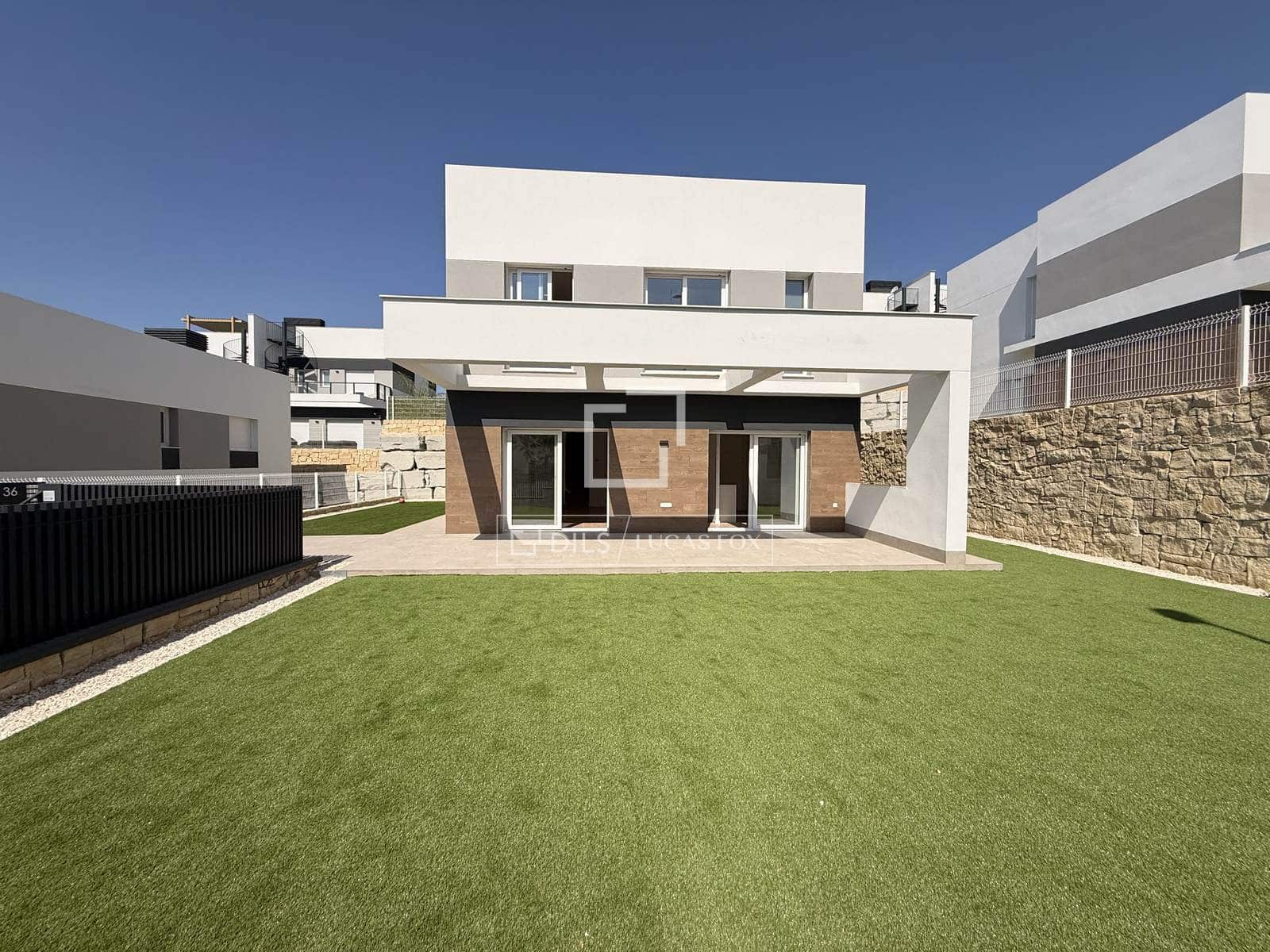 4 slaapkamer Villa te koop in Finestrat met garage - € 555.000 (Ref: 9935282)