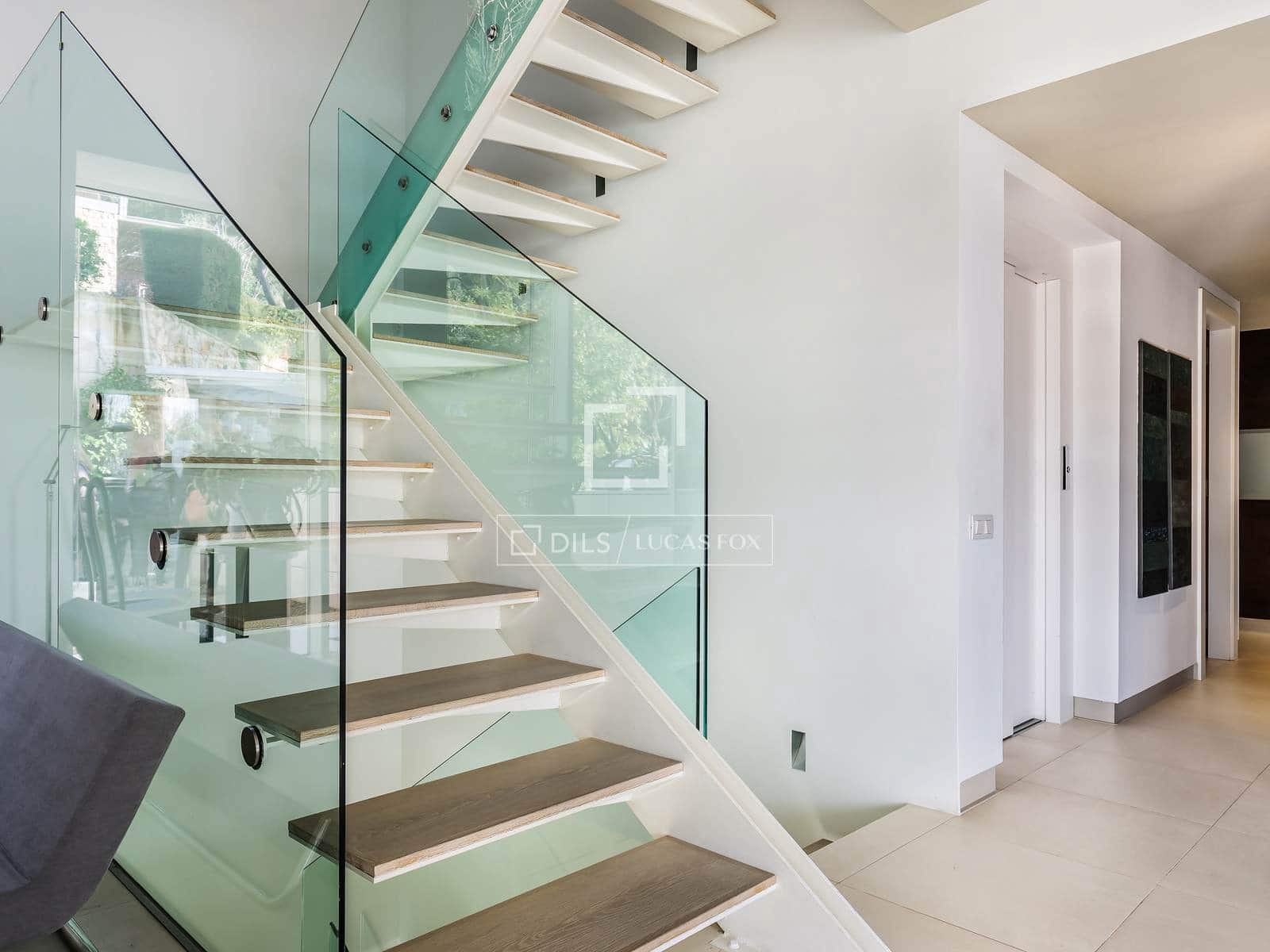 5 soverom Villa til salgs i Barcelona by med svømmebasseng garasje - € 3 900 000 (Ref: 9935351)