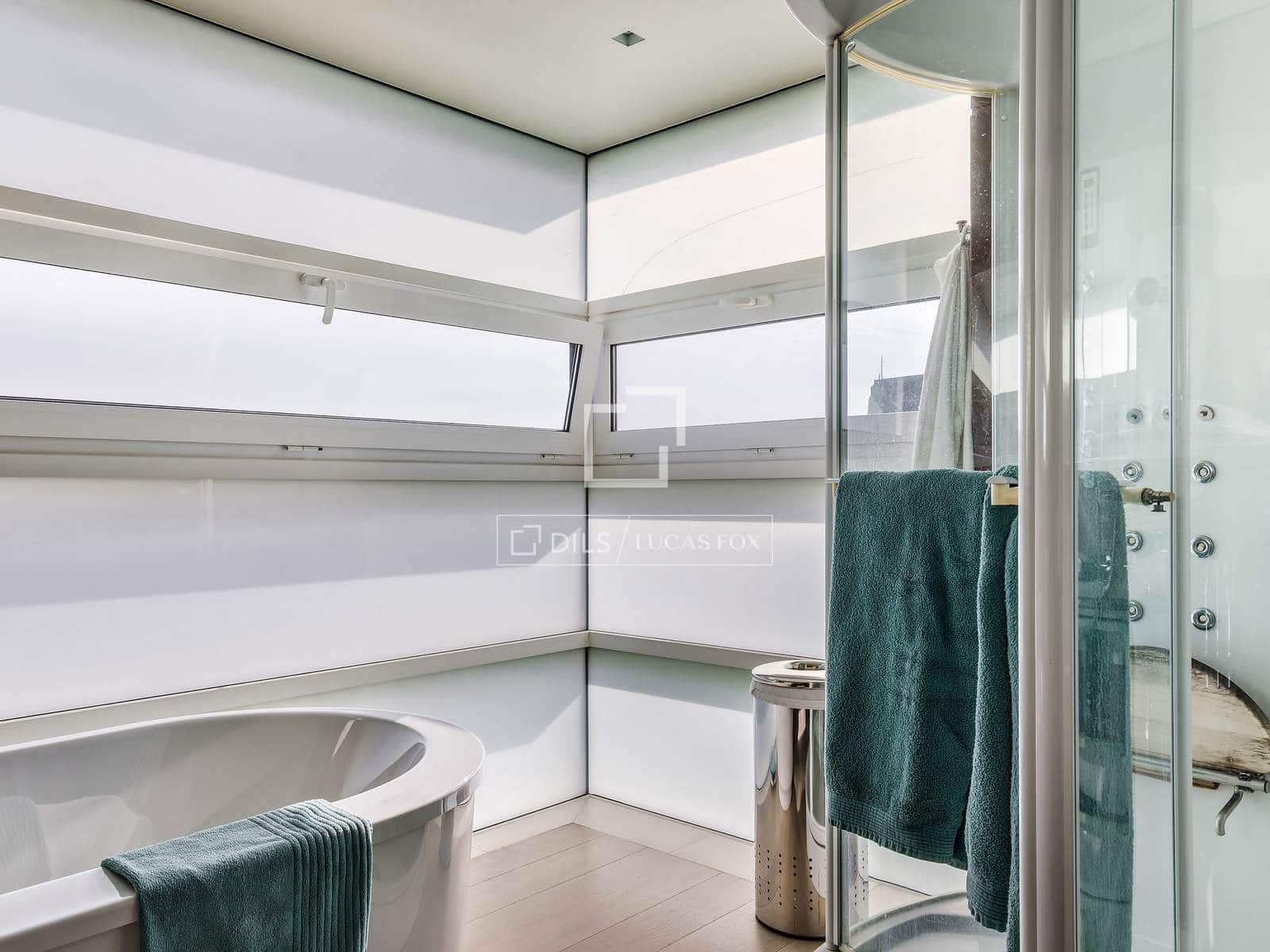 5 soverom Villa til salgs i Barcelona by med svømmebasseng garasje - € 3 900 000 (Ref: 9935351)
