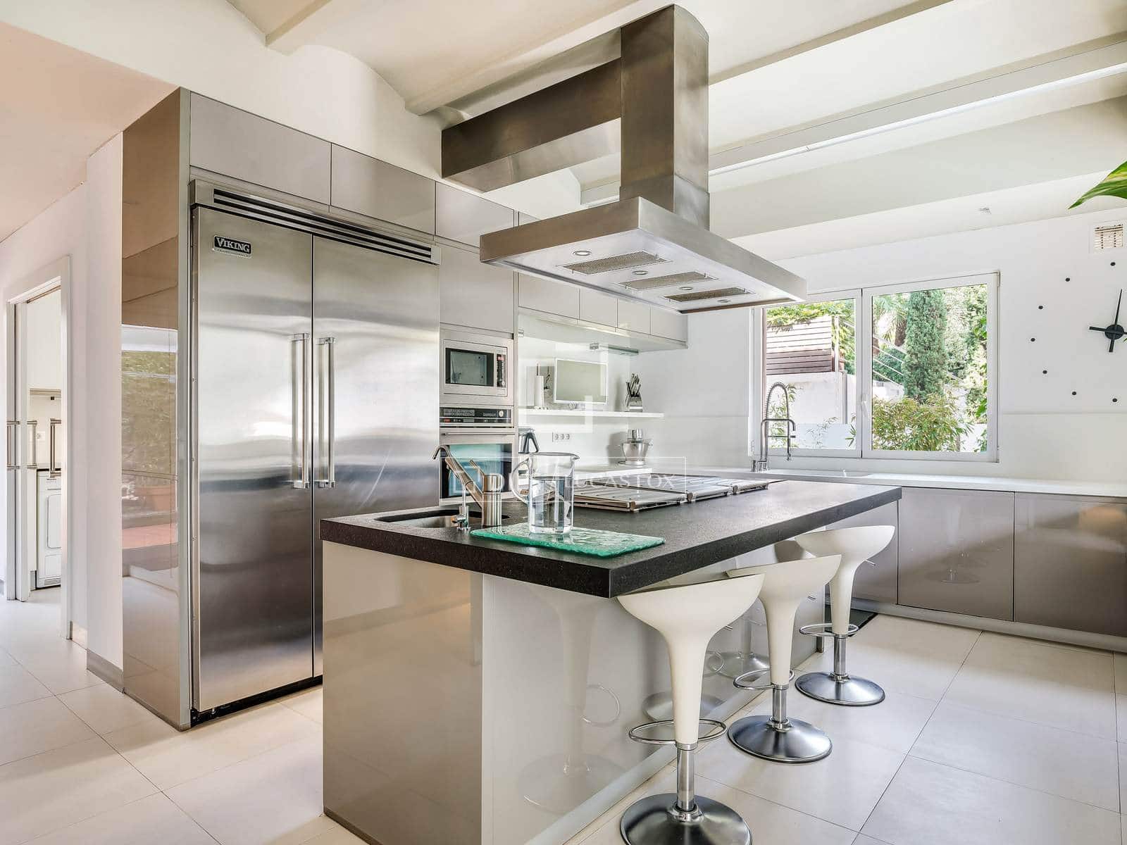 5 soverom Villa til salgs i Barcelona by med svømmebasseng garasje - € 3 900 000 (Ref: 9935351)