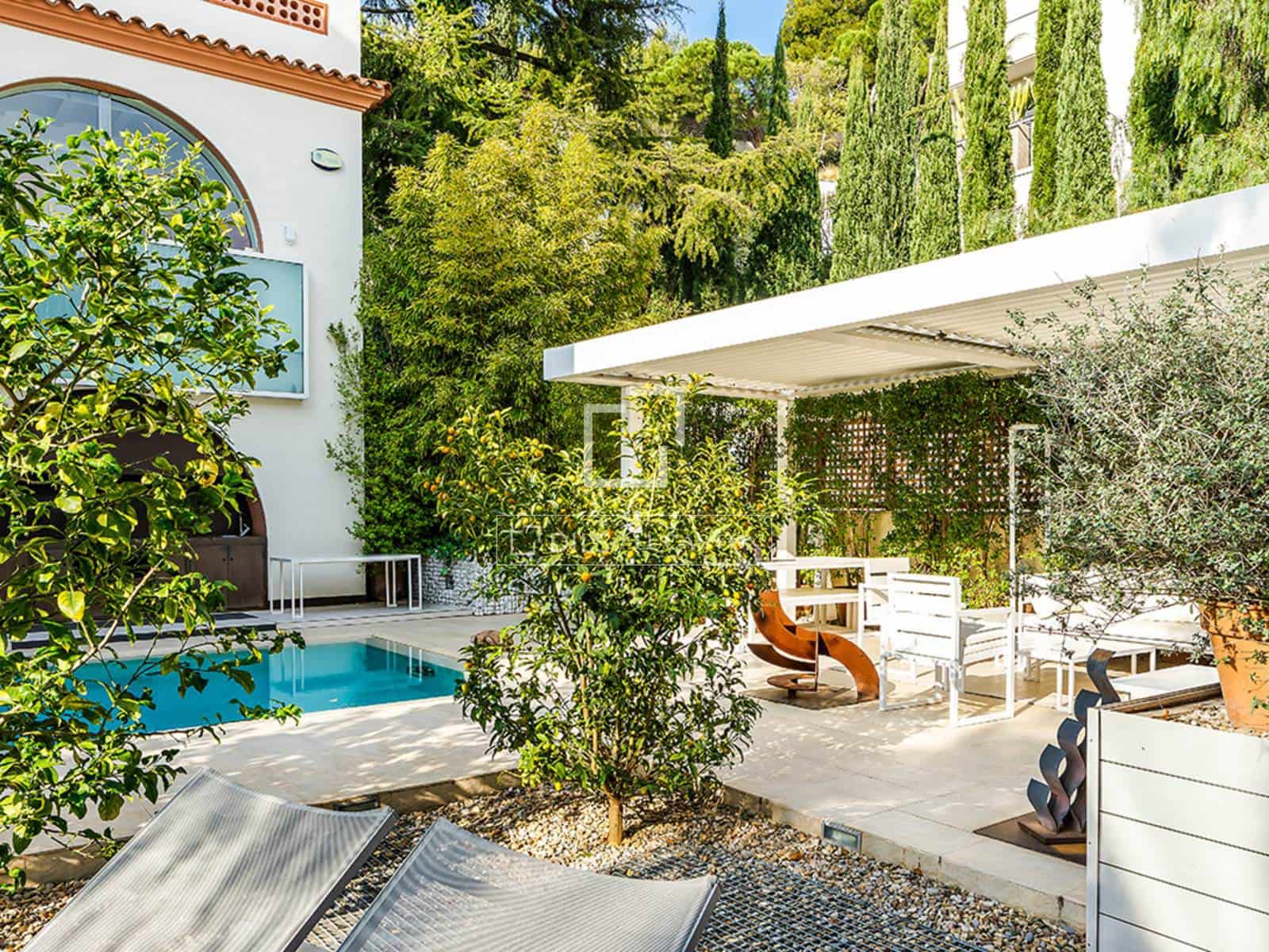 5 soverom Villa til salgs i Barcelona by med svømmebasseng garasje - € 3 900 000 (Ref: 9935351)