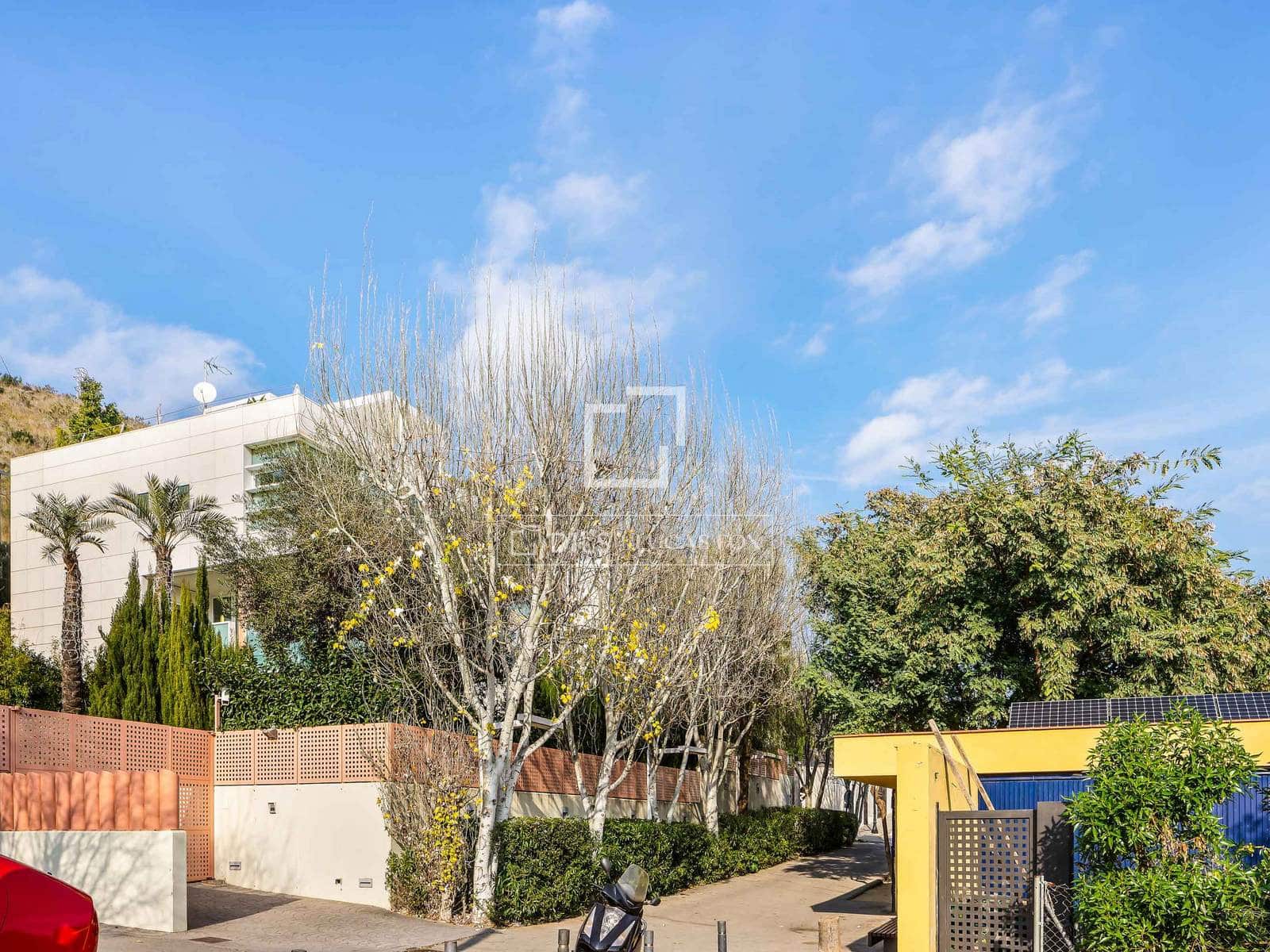 5 soverom Villa til salgs i Barcelona by med svømmebasseng garasje - € 3 900 000 (Ref: 9935351)
