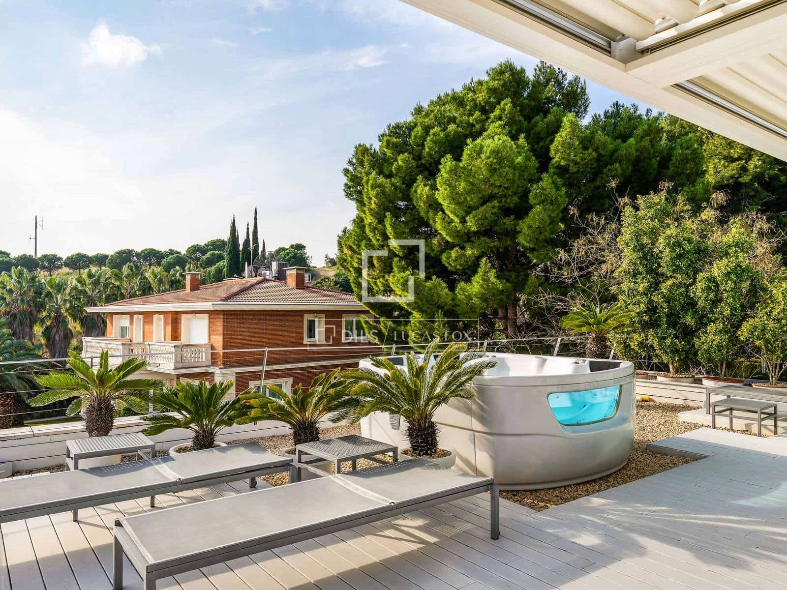 5 soverom Villa til salgs i Barcelona by med svømmebasseng garasje - € 3 900 000 (Ref: 9935351)