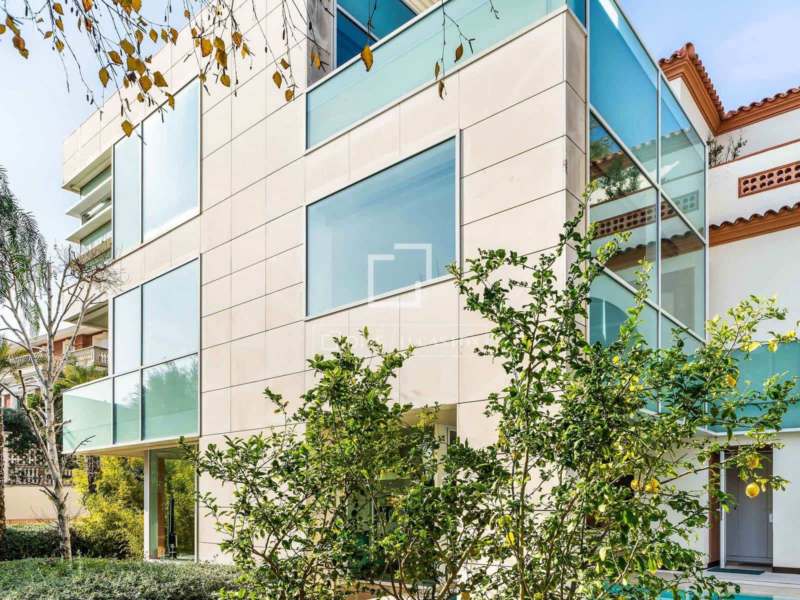 5 soverom Villa til salgs i Barcelona by med svømmebasseng garasje - € 3 900 000 (Ref: 9935351)