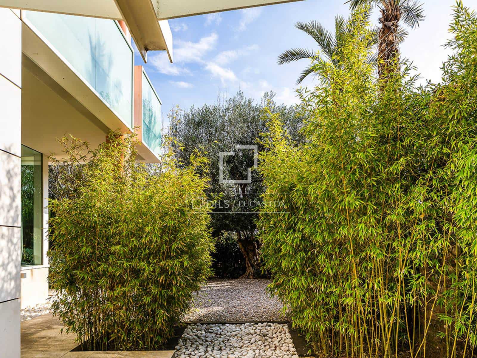 5 soverom Villa til salgs i Barcelona by med svømmebasseng garasje - € 3 900 000 (Ref: 9935351)