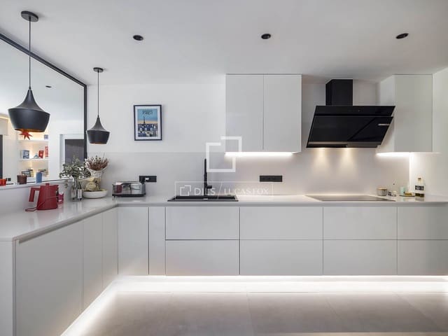 6 Zimmer Apartment zu verkaufen in Barcelona Stadt mit Garage - 1.675.000 € (Ref: 9936821)